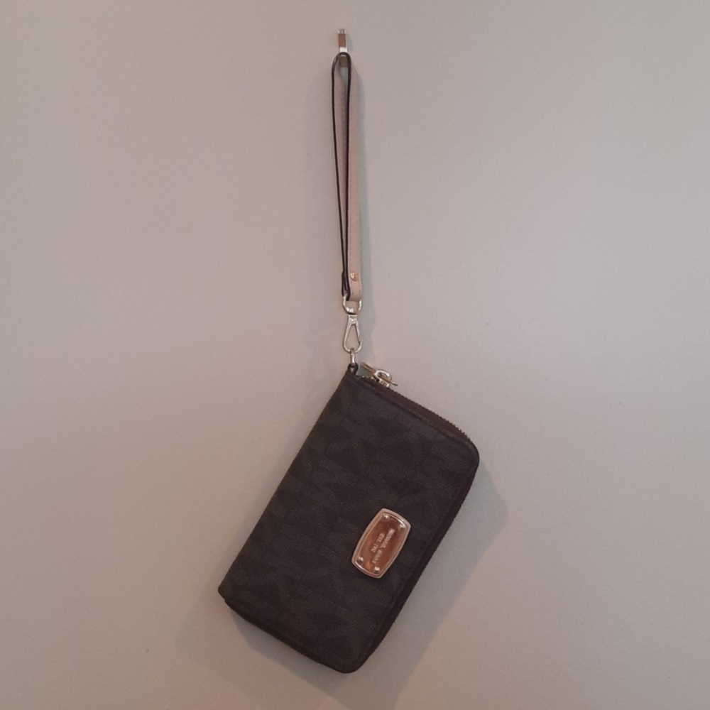 Michael Kors Wristlet